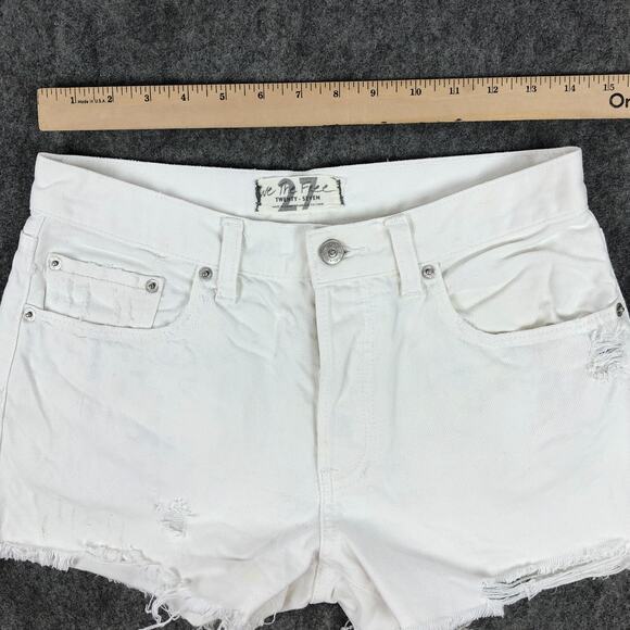 We The Free Womens Shorts 27 White Denim Mid Rise Button Fly Fray Hem Distressed - Picture 8 of 13